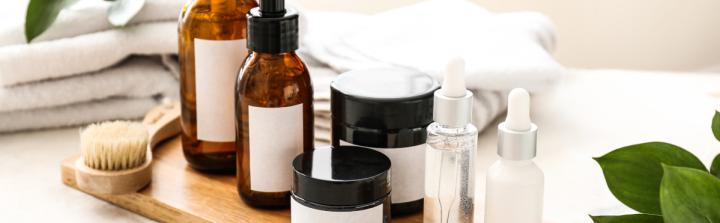 Kosmetyki, które zadbają o skórę po zimie. Te produkty przygotują cerę na wiosnę