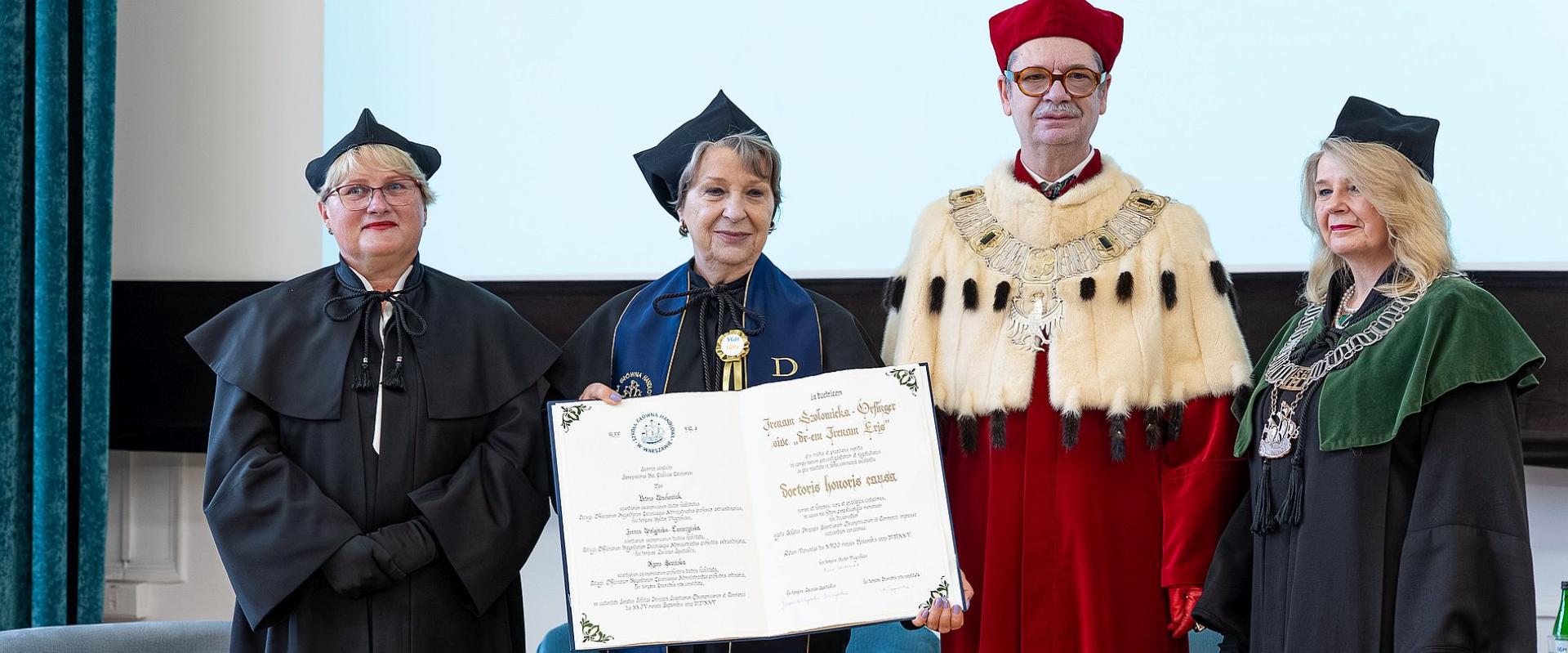 Dr Irena Eris z tytułem doctor honoris causa Szkoły Gł&oacute;wnej Handlowej