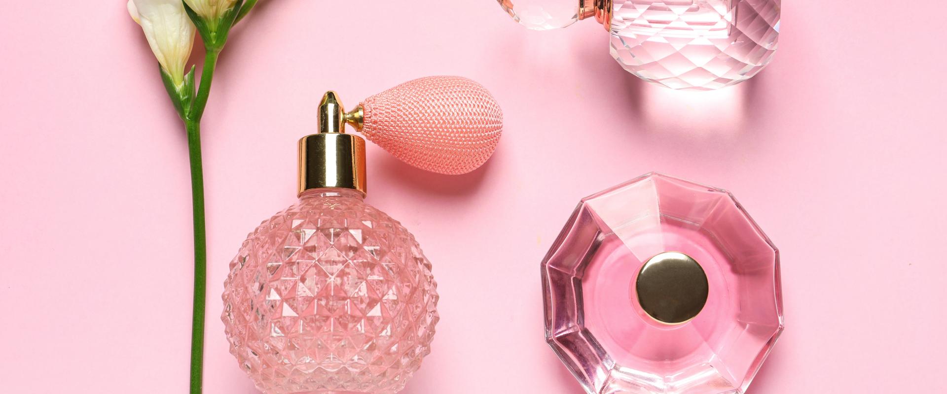 Jakie perfumy wybrać na prezent? Mini przewodnik po kultowych zapachach! 