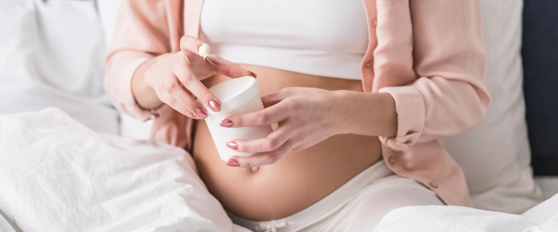 Czy wszystkie kosmetyki naturalne w ciąży są bezpieczne? Jak analizować składy i nie zwariować