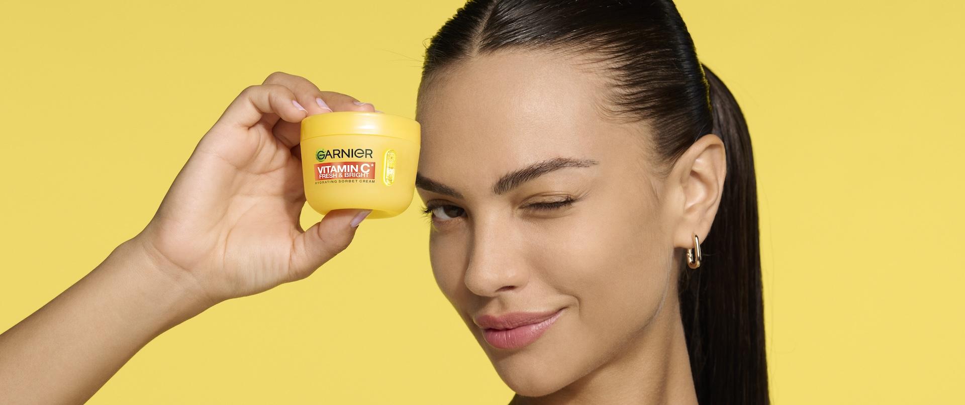Rozświetlający krem-sorbet od Garnier podbija internet