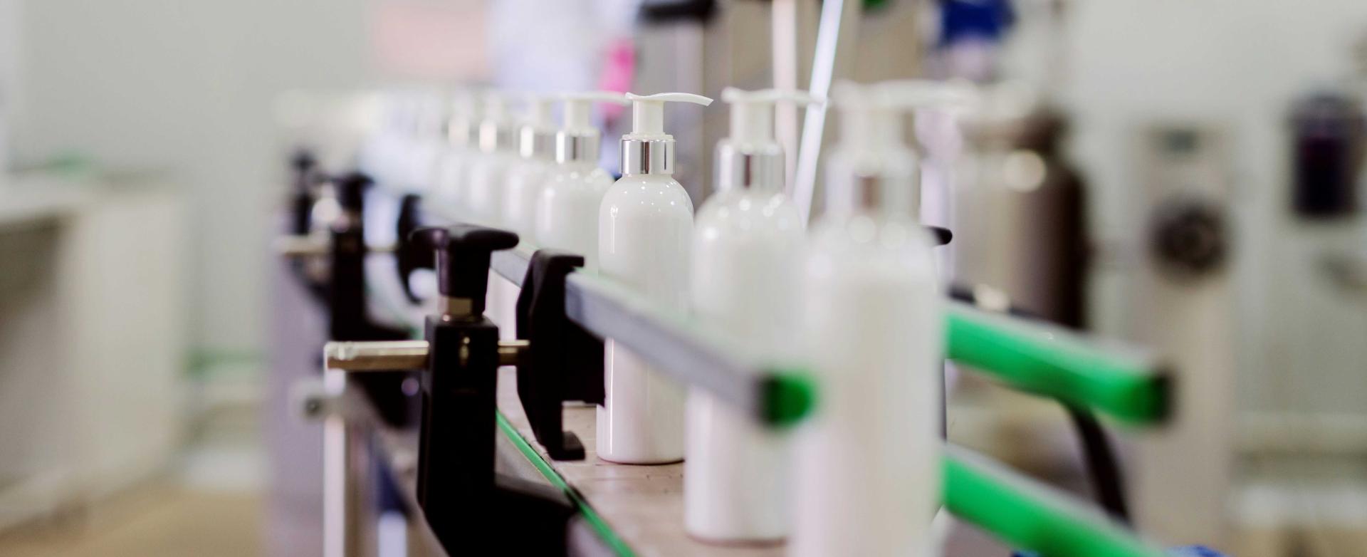 Branża kosmetyczna pod presją regulacji. 17 koncern&oacute;w apeluje do UE o uproszczenia