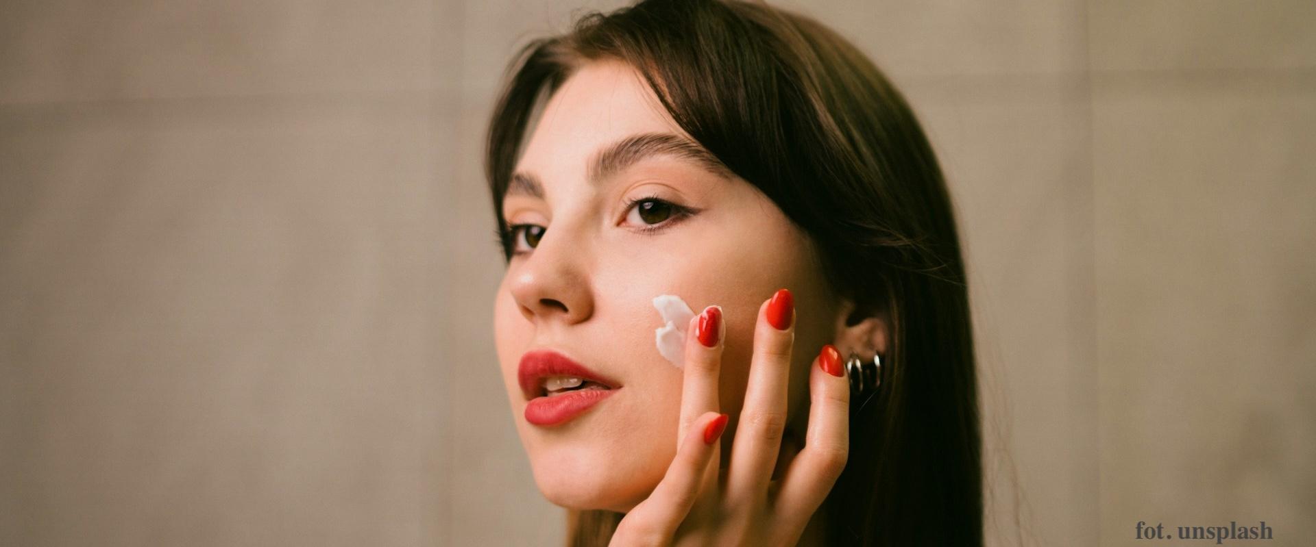 Dr Irena Eris Skin Idea Rich Serum Primer - pielęgnacja i makijaż w jednym 
