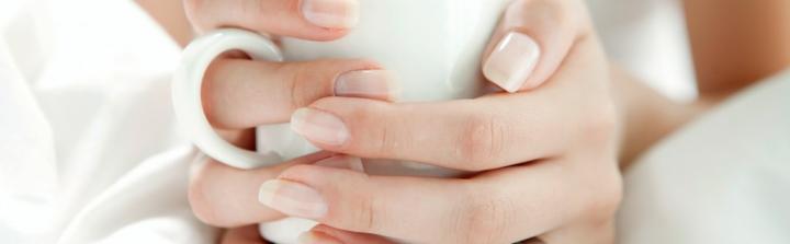 Suche skórki wokół paznokci – jak sobie z nimi radzić?