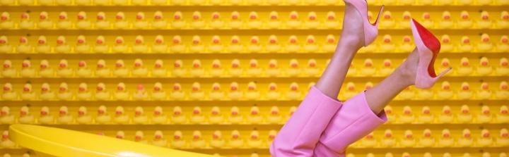 Stylizacje dla młodej kobiety: od wygody na co dzień po efekt WOW na imprezie