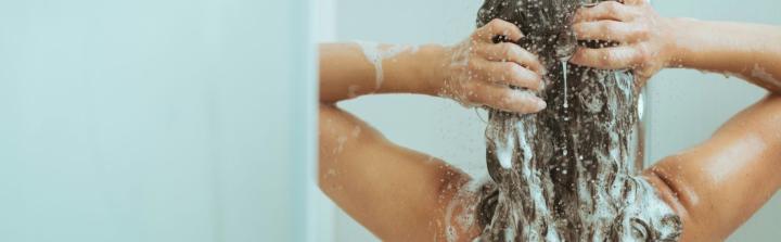 Beauty fatigue. Dlaczego coraz więcej kobiet ma dość skomplikowanych rytuałów pielęgnacyjnych i wraca do prostych rozwiązań?