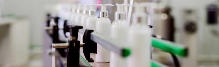 Branża kosmetyczna pod presją regulacji. 17 koncern&oacute;w apeluje do UE o uproszczenia
