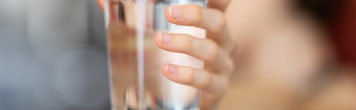Ile wody potrzebuje Twój organizm? Oblicz to na kalkulatorze wody!