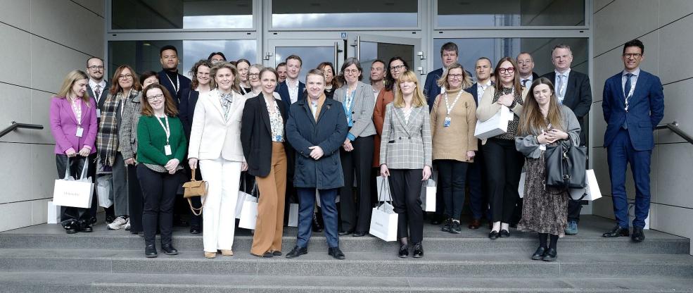 Przedstawiciele państw członkowskich i instytucji Unii Europejskiej z wizytą w firmie Dr Irena Eris